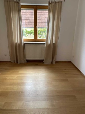 Doppelhaushälfte im Dorfkern von Nenzingen, ruhige Wohnlage