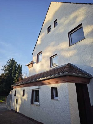 Gepflegte 4-Zimmer Doppelhaushälfte mit Garage in Hannover-Leinhausen