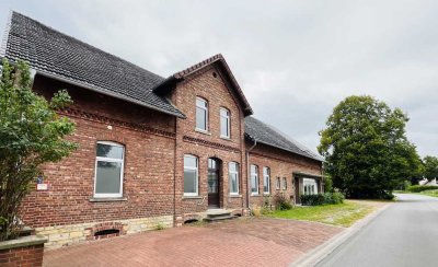 Stilvolle 2,5-Zimmer-Wohnung mit Gartenblick in Gründerzeit-Stil – möbliert, ruhig, charmant