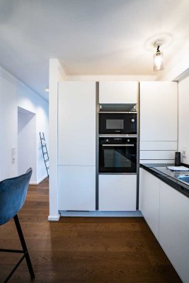Exklusiv Möblierte 2-Zimmer-Wohnung mit Whirlpool & Terrasse – All-Inclusive – zentral in Wiesbaden