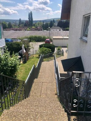 4-Zimmer-Wohnung mit Balkon, Garten und EBK zu vermieten