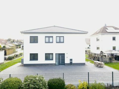 Moderne Neubauwohnung im 1. Obergeschoss – Erstbezug mit Balkon und Stellplatz
