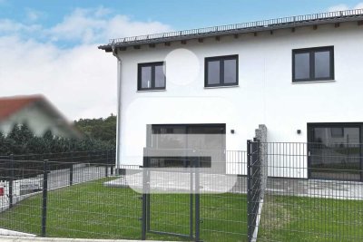 Sofort beziehbare Neubau-DHH in KFW40 mit PV-Anlage