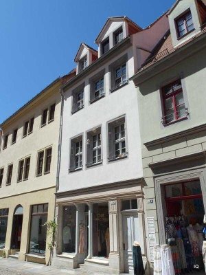 Ab Oktober/November 2025: Gemütliche, kleine 3-Zimmer-Dachwohnung in der Nähe vom Markt