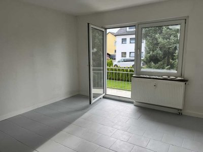 **Renovierte, helle 3 Zi-Wohnung zentral in Burscheid Hilgen**