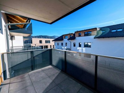 Geräumige 4 Zimmer Erstbezugs-Wohnung mit Balkon im Ortszentrum von Hallwang!