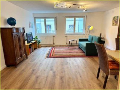 Attrakive voll möblierte 3-Zimmer Erdgeschosswohnung mit gr. Terrasse im Herzen der Bonner Altstadt
