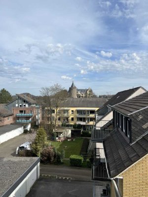 Zweizimmer-DG-Wohnung mit ca. 68 QM, große Terrasse und herrlichem  Blick zur Burg Rode