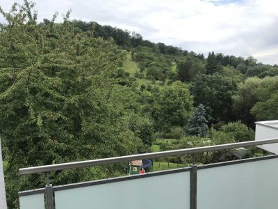 Wollen Sie im Grünen und trotzdem zentral in einer 4,5-Zimmer-Wohnung mit Balkon wohnen?