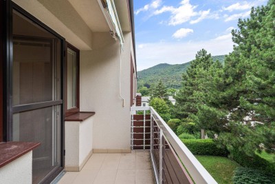 Großzügig Wohnen im Grünen: 5-Zimmer-Komfort mit 3 Loggien und Garage