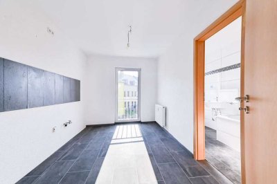 WOW! sanierte 3 Raum Wohnung mit neuem Bad + franz. Balkon + Stellplatz in Lichtenstein zu vermieten