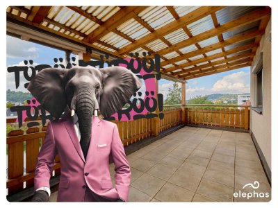 Sanierungsbedürftige 4-Zimmer-Wohnung mit 2 Garagen und Balkon