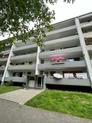 Gemütliche 2-Zi.-Whg mit Balkon im Hochparterre und Waldlage mit Fernwärmeheizung