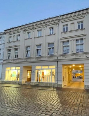 charaktervolle 3,5-Zimmer Wohnung in Güstrow - Innenstadt