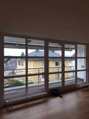 Stilvolle, geräumige und sanierte 2-Zimmer-Loft-Wohnung mit Balkon in Siegen
