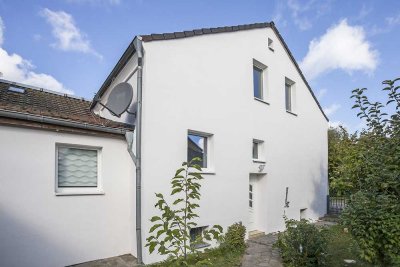 Charmantes Einfamilienhaus mit großzügigem Raumangebot und pflegeleichtem Garten, Notarkosten werden