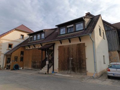 Schöne 2,5-Zimmer-DG-Wohnung in Siegritz