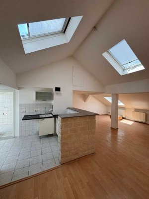 Renoviert ! / 4 Zimmer suchen neue Mieter