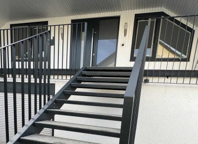 Sanierte Wohnung mit 3,5 Zimmern, EBK und Loggia in Wanne - Bretten