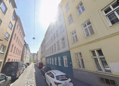 Wohnungspaket: 2 Altbauwohnungen nebeneinander in ruhiger Lage | U-Bahn Nähe