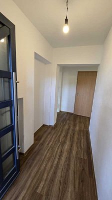 Erstbezug nach Sanierung mit Einbauküche: Schöne 3,5-Zimmer-Wohnung mit geh. Innenausstattung