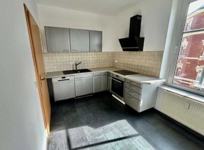 Schöne 2 Zimmerwohnung mit Balkon und Einbauküche in Zwickau