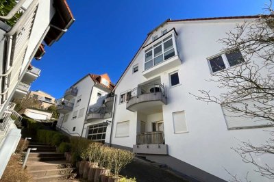 Bad Soden-Neuenhain: Vermietete Dachgeschosswohnung als attraktive Kapitalanlage in gesuchter Lage