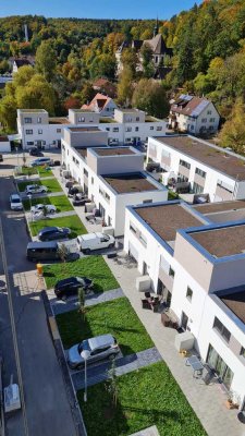 Reihenhaus in Stadtrandlage mit Dachterrasse und Garten