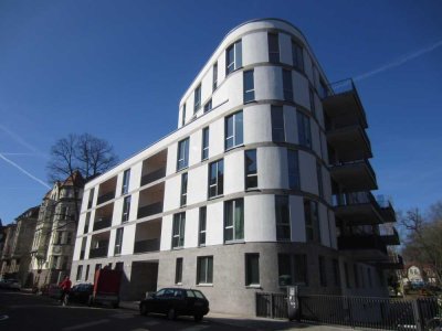 Exklusive 4-Raumwohnung mit 2 Balkonen und Tiefgaragenstellplatz im Waldstraßenviertel!