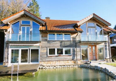 Ein charmantes Wohnhaus aus Altholz – ein Traum für Auswanderer, Ruhesuchende und alle, die außergewöhnliche Architektur lieben.