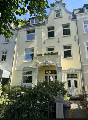 Charmante 4-Zimmer-Wohnung in Jugendstilvilla neu saniert in St. Gertrud