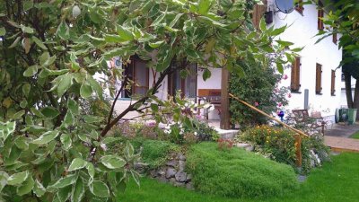 Klassiker im Landhaus-Stil mit Berg- und Burgblick .............