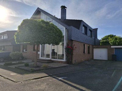 Helle, attraktive Wohnung in Zweifamilienhaus mit Garten, Garage und viel Platz – ruhig gelegen