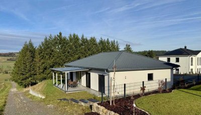 Neuwertiger Premium-Bungalow (2023) Massivbau Energiesparhaus Luxusausstattung Privatverkauf