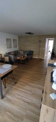 Teilmöblierte 3,5-Zimmer-EG-Wohnung mit EBK in Niederbühl