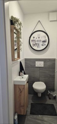 Schöne 3-Zimmer-Wohnung mit gehobener Innenausstattung mit Balkon in Neubrunn