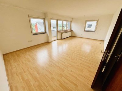 Freundliche 4,5 Zimmer-Wohnung mit Balkon und EBK in Schwaigern