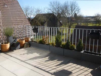 Exklusive 4,5-Raum-Maisonette-Wohnung mit gehobener Innenausstattung mit Balkon und EBK in Gäufelden