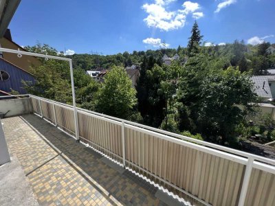 FÜR PAARE ODER WGs: ZU MIETEN AB 01.12.2025: 2-ZIMMERWOHNUNG IN WÜRZBURG-UNTERDÜRRBACH