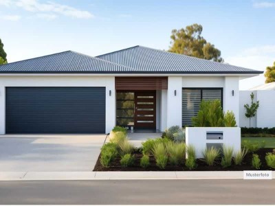 Provi frei Einfamilienhaus mit Doppelgarage in 83135 Schechen -