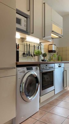 Schöne Zentrale Wohnung nähe Königsalle. Küche muss übernommen werden (2.00€)
