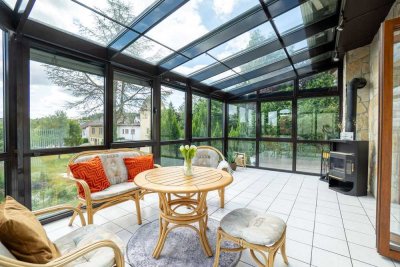 Neuhausen (Enzkreis) - Einfamilienhaus mit Garten, Balkon, Wintergarten & Doppelgarage