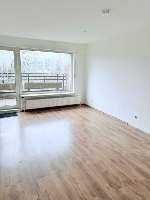 Frisch renovierte 3-Zimmer Wohnung | Balkon & Gäste WC | WG-Geeignet