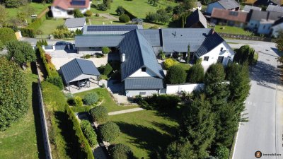 Modernes Wohnhaus mit zwei barrierefreien, getrennten Einheiten