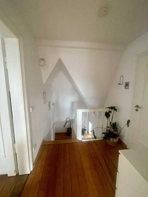Sonnendurchflutete Altbau-Maisonettewohnung