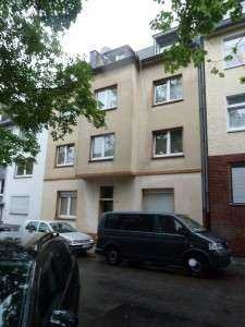 Kleine, gemütliche DG-Wohnung mit Duschbad im Südostviertel.