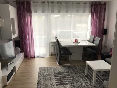 71 m² große helle, gepflegte 3-Zi.-Wohnung mit 9,5 m² Südb  alkon Balkon zur Südseite und Grünfläche