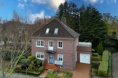 Altbaucharme im lichtdurchfluteten Obergeschoss – Mietwohnung, zentrale Lage Norden