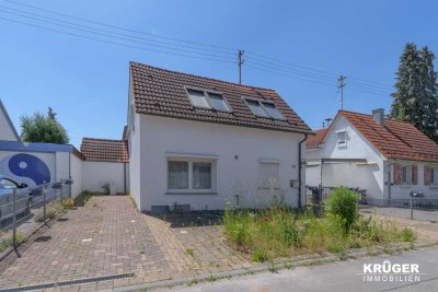 KA-Grünwinkel / freistehendes EFH mit 3 Zimmern, KFZ-Stellplätzen und Grundstück / bezugsfrei