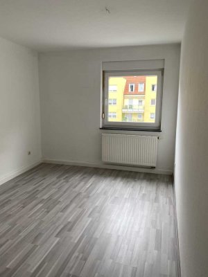 Ansprechende und modernisierte 4-Zimmer-Wohnung mit gehobener Innenausstattung mit EBK in Nürnberg